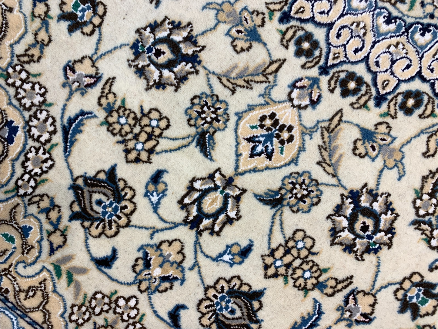 2'11"x4'7'' Very Fine Hand-Knotted Silk & Wool Naine Area Rug - Carpet