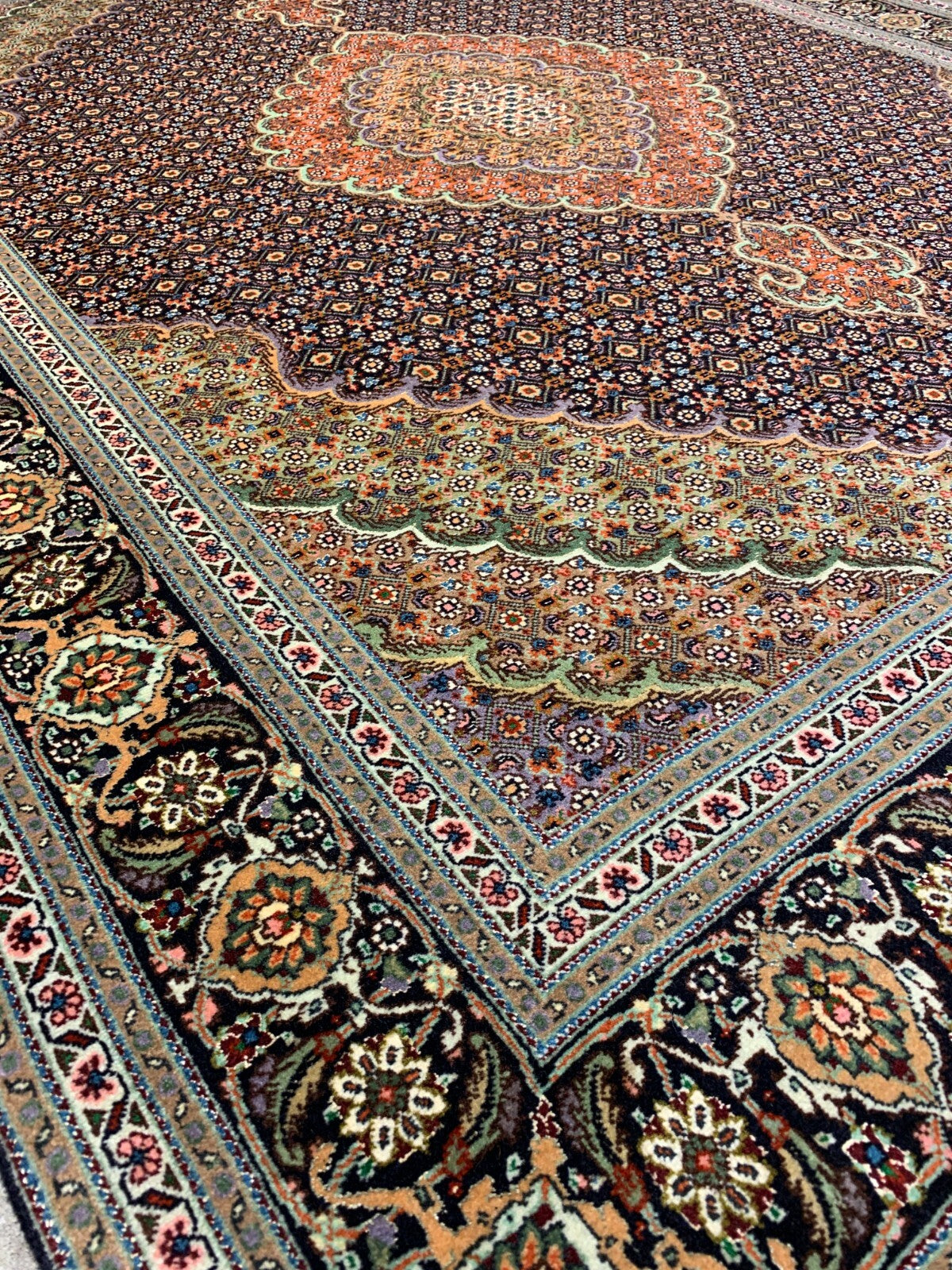 5'x6'10" Fine Hand-Knotted Wool & Silk Blend Tabrize Mahi Carpet - Area Rug