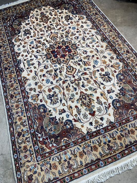 4'11"x8' Hand-Knotted 100% Kashmiri Silk Oriental Rug