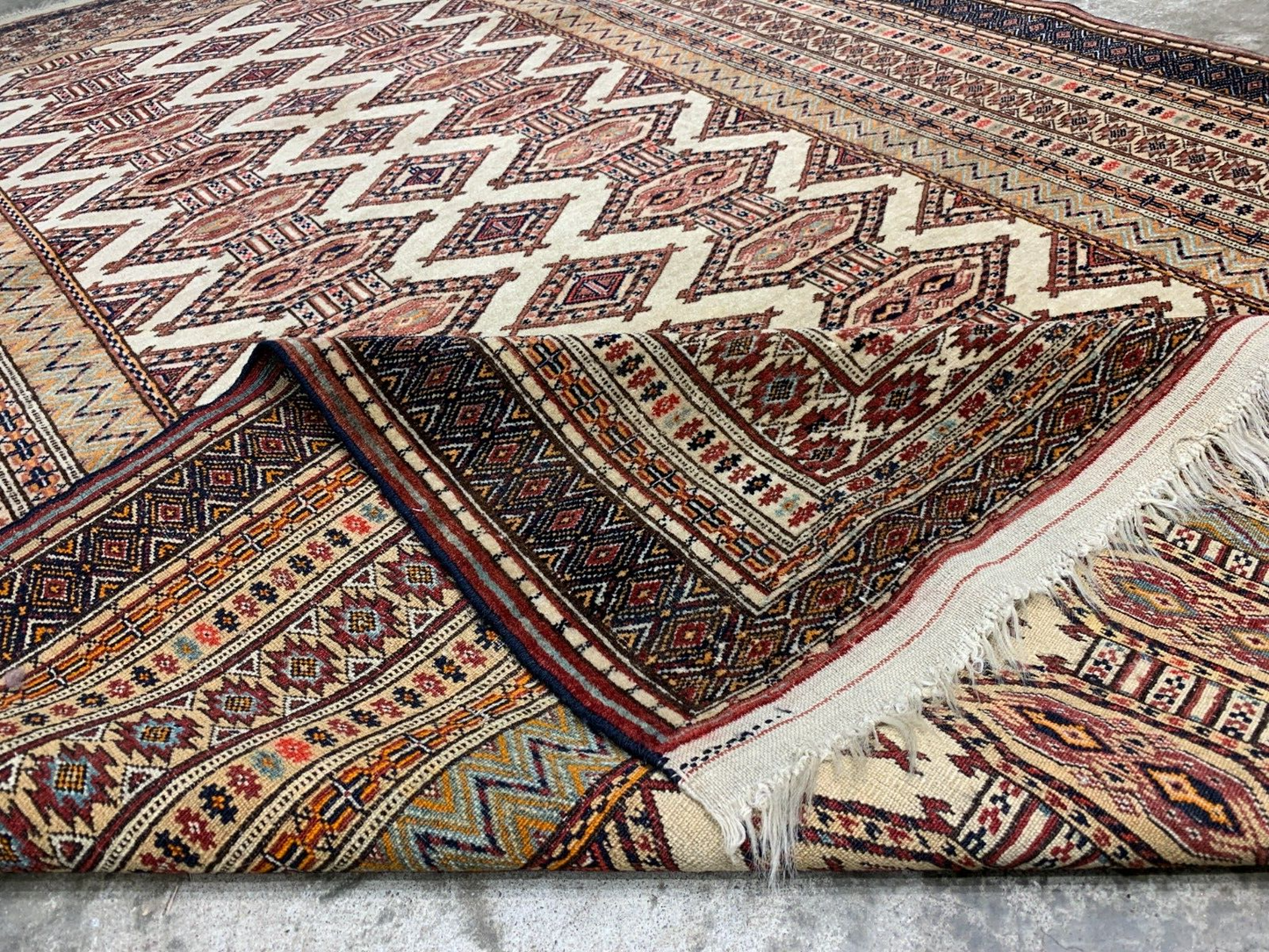 4'4" x 5'9" Hand-Knotted 100% Wool Pile Turkomane Area Rug - Handmade Carpet