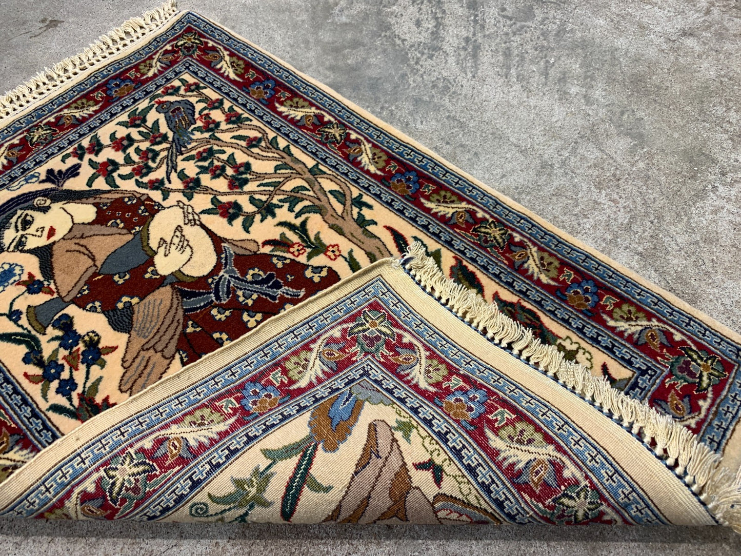 1'7"x2'4" Extra Fine Hand-Knotted 100% Wool Pile Pictorial Isfahane Rug