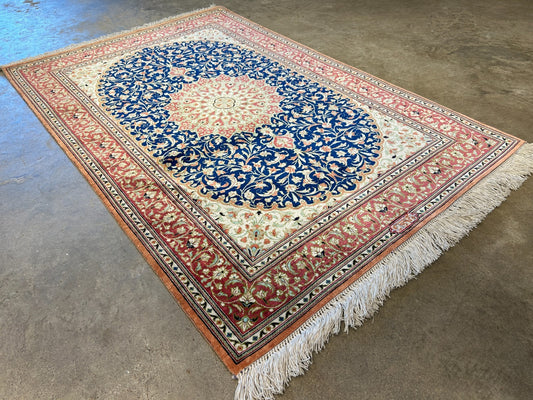 2'8"x4'1" Exquisite Extra-Fine Hand-Knotted 100% Silk Qume Area Rug