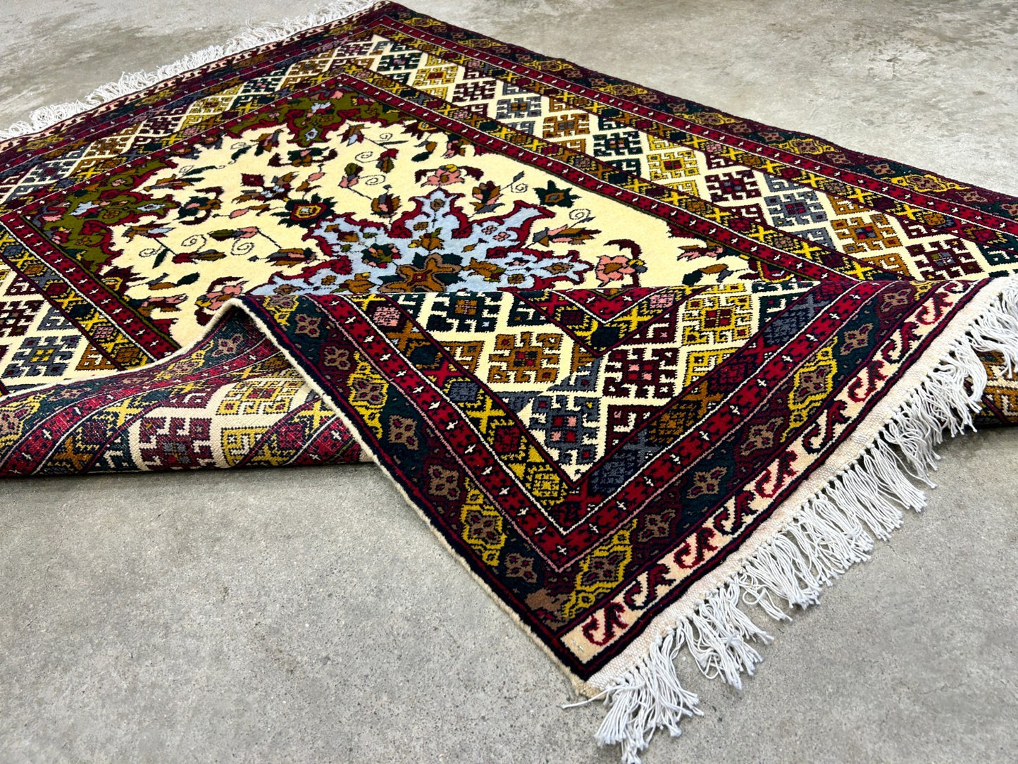 3'3"x4'9'' Hand-Knotted 100% Wool Afghan Medallion Area Rug