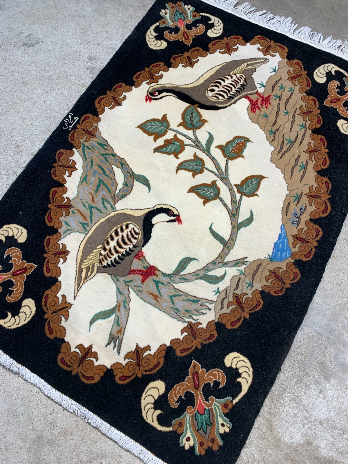 2'1"x3'1" Very Fine Hand-Knotted 100% Wool Pile Pictorial Qume Rug