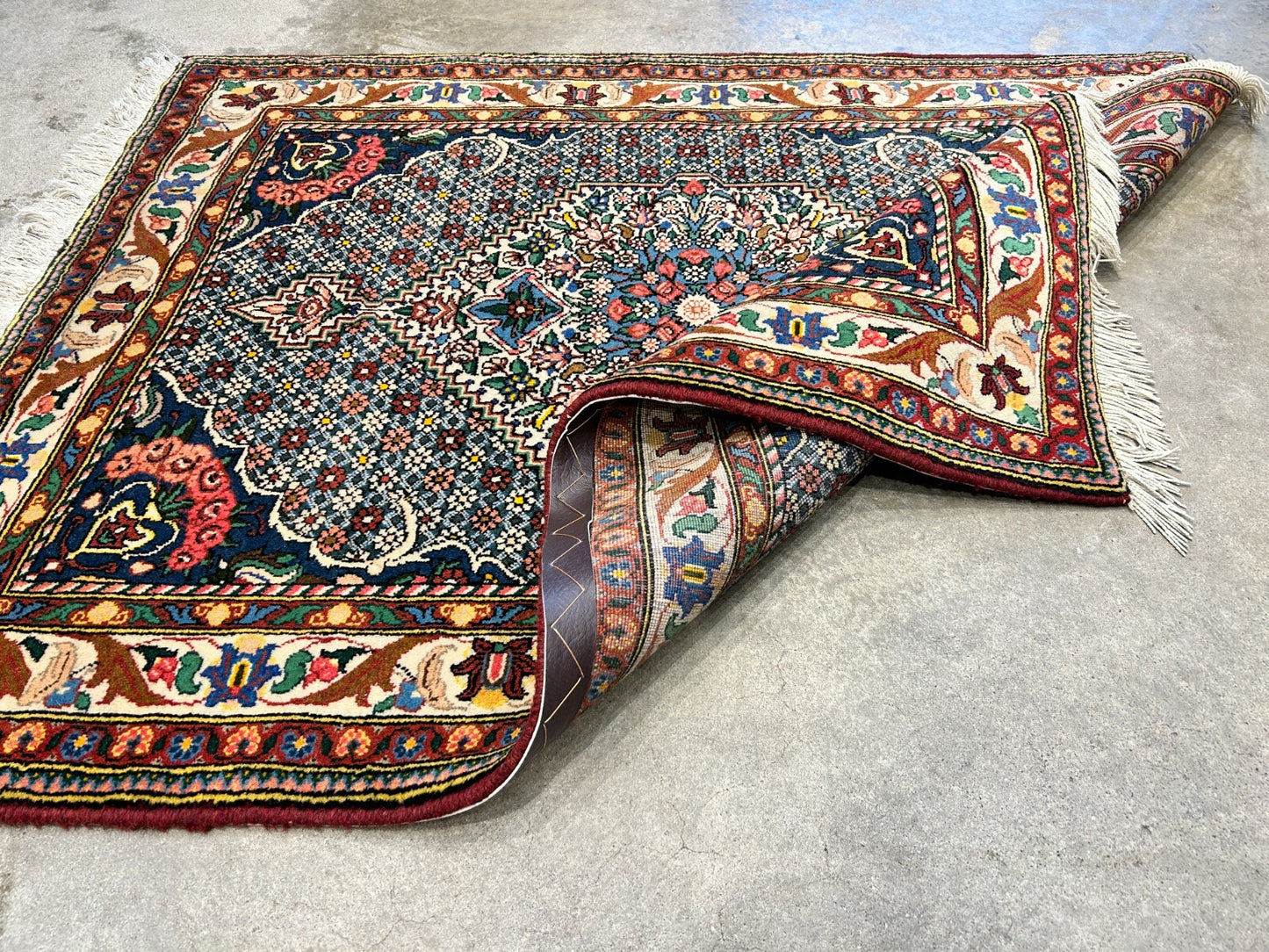 3'5"x5'2" Hand-Knotted 100% Lamb Wool Bakhtiarie Area Rug