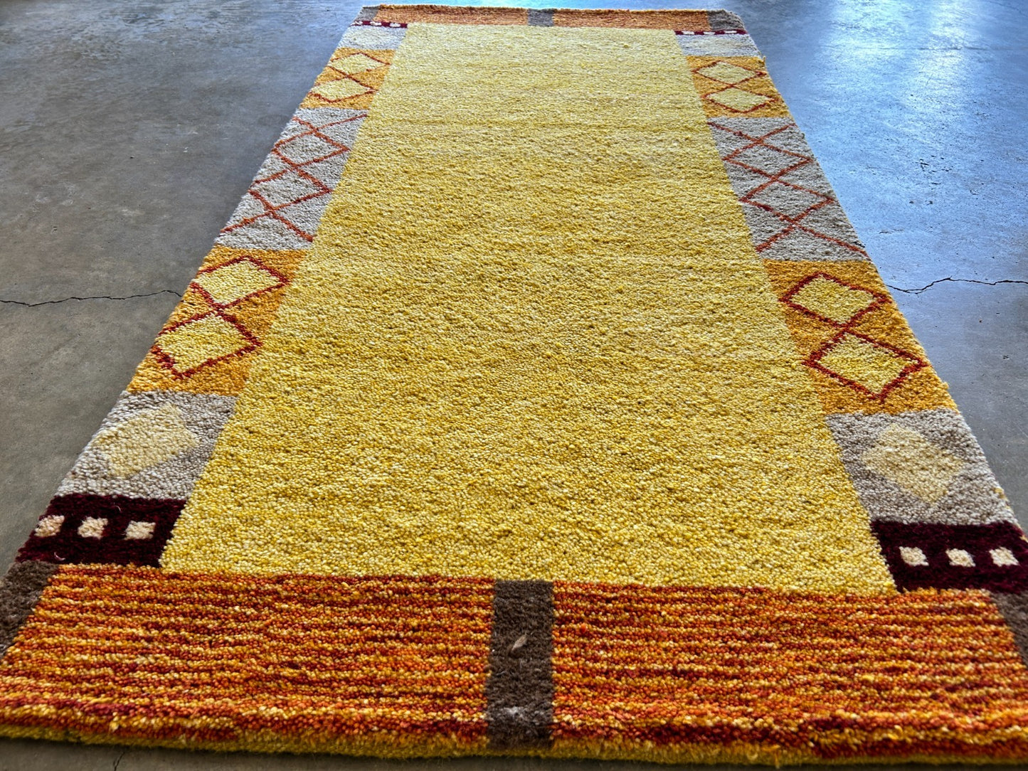 2'x4' Hand-Knotted 100% Wool Pile Gabbeh Rug