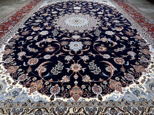 8'8"x11'9" Extra Fine Hand-Knotted Wool & Silk Isfahane Rug
