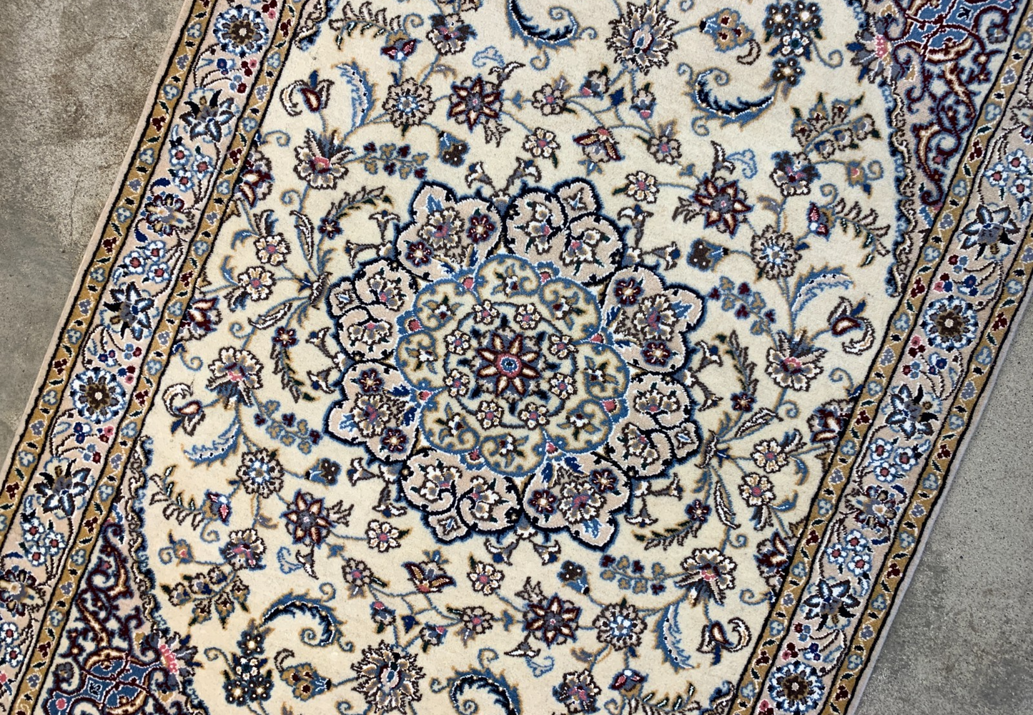 3'3"x4'10'' Very Fine Hand-Knotted Silk & Wool Naine Area Rug - Area Carpet