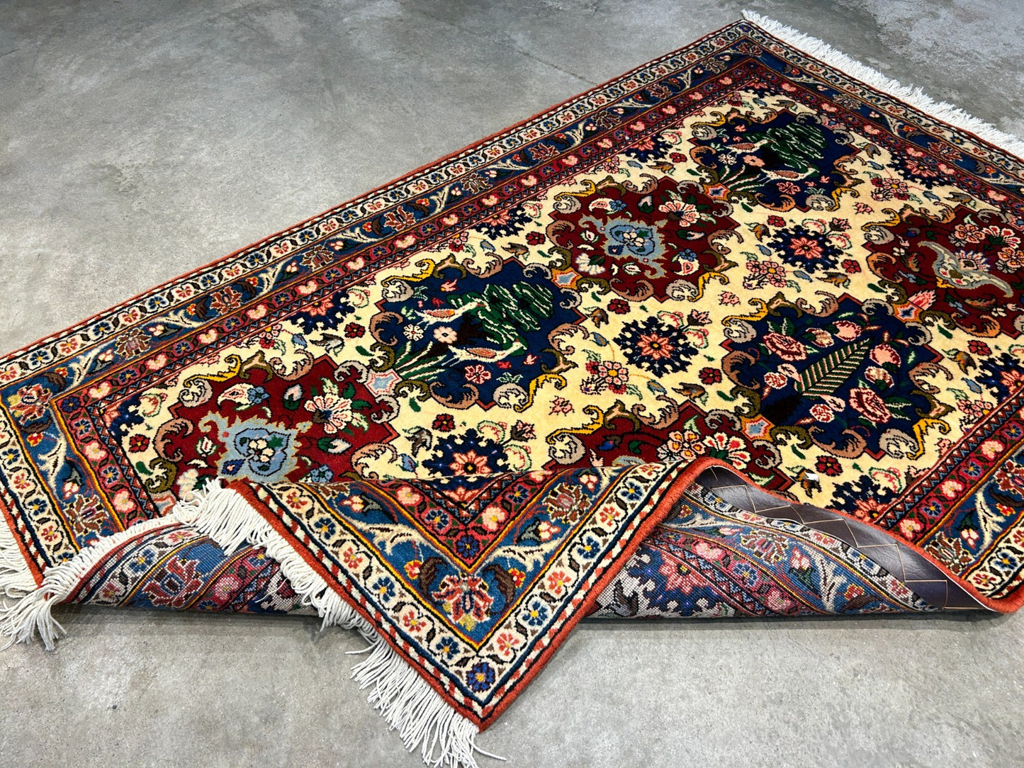 3'x5'1" Hand-Knotted 100% Wool Pile Bakhtiarie Area Rug