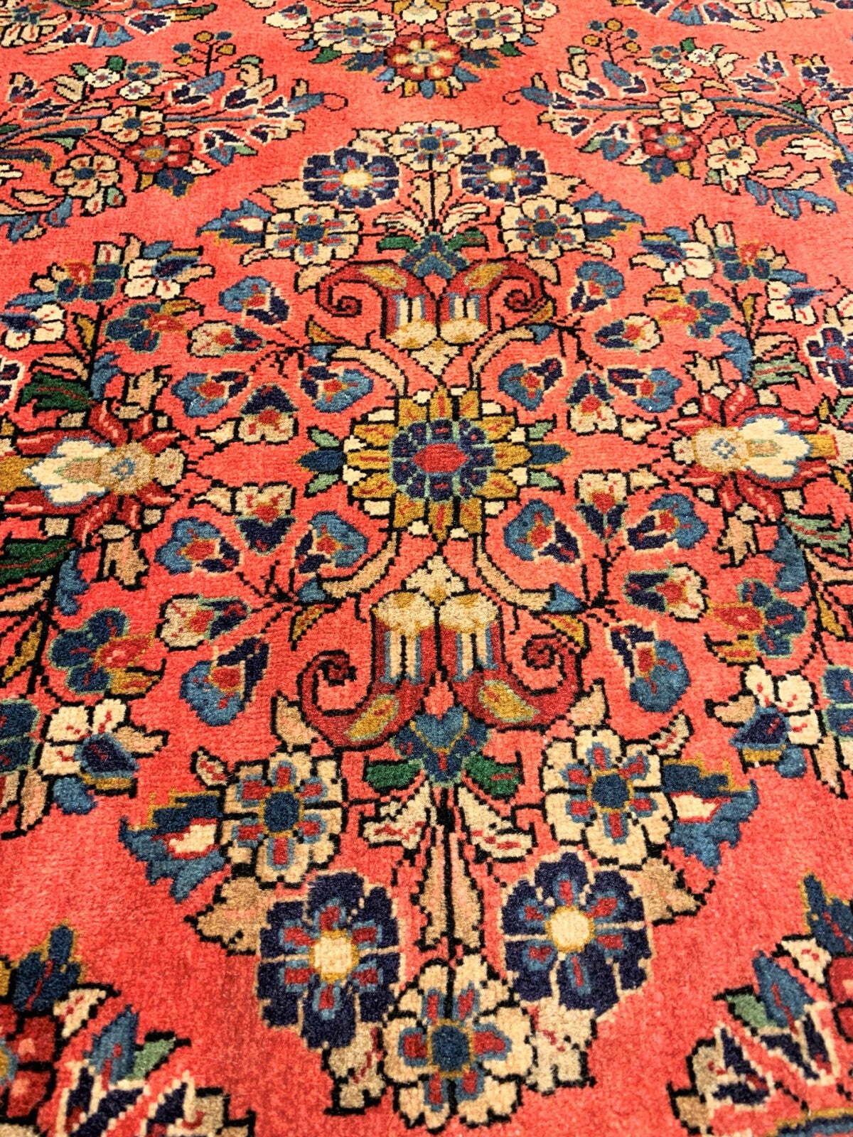 5'9"x8'2" Hand-Knotted 100% Wool Pile Sarouke Carpet - Area Rug