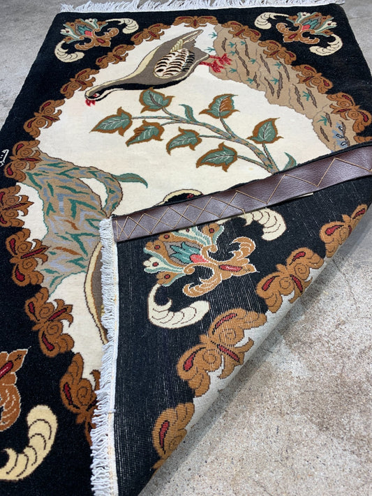 2'1"x3'1" Very Fine Hand-Knotted 100% Wool Pile Pictorial Qume Rug