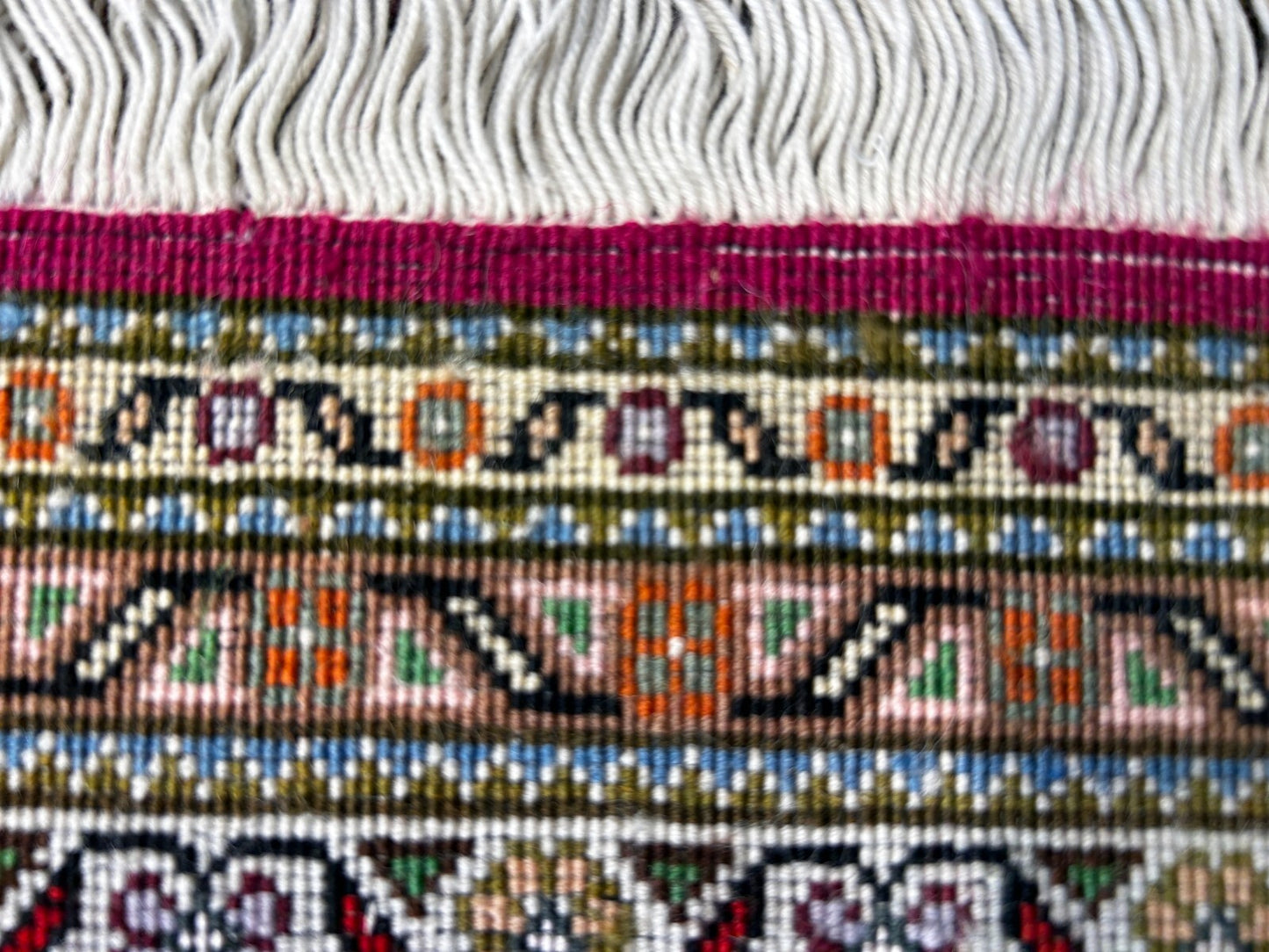 8'2"x11'6" Fine Hand-Knotted Wool & Silk Oriental Rug - Area Carpet