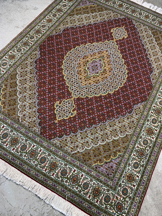 5'x6'8" Fine Hand-Knotted Wool & Silk Blend Tabrize Mahi Carpet - Area Rug