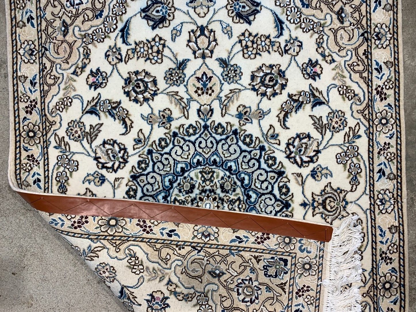 2'11"x4'7" Fine Hand-Knotted Wool & Silk Blend Naine Carpet - Area Rug