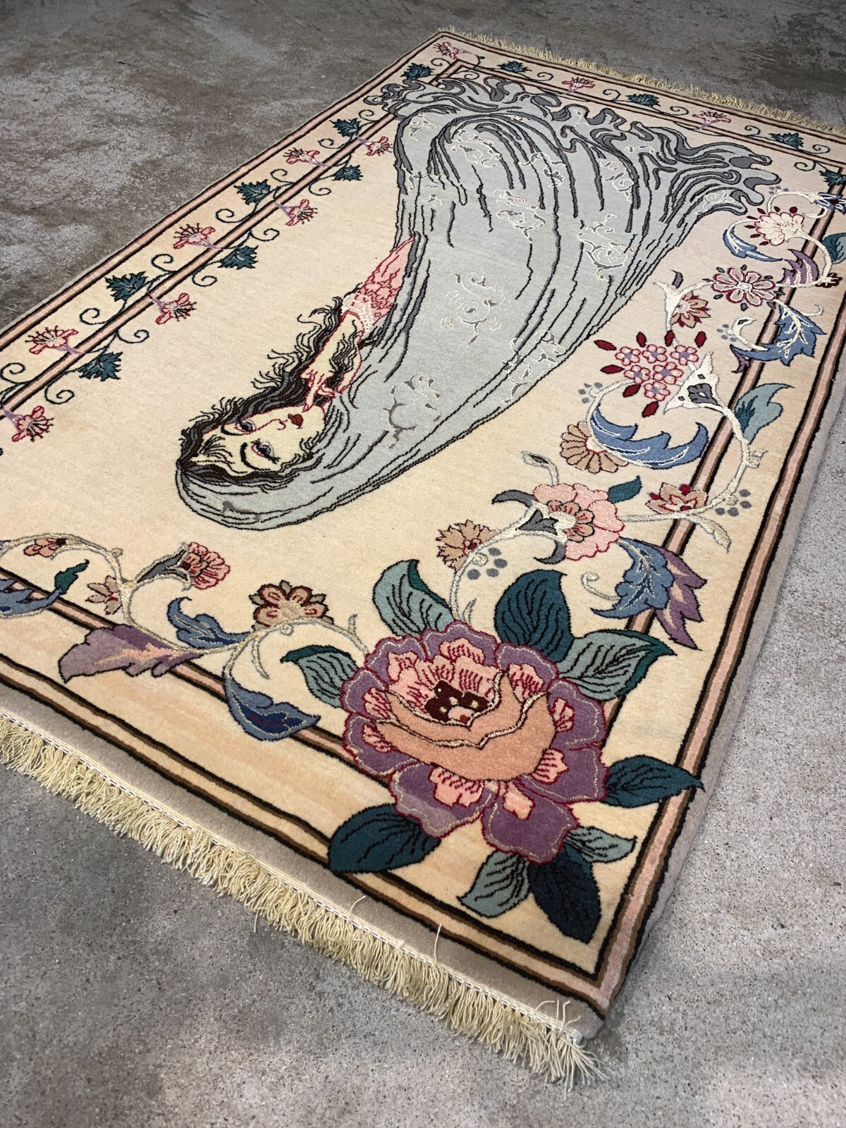 2'4"x3'9" Fine Hand-Knotted Wool & Silk Isfahane Pictorial Rug - Area Carpet