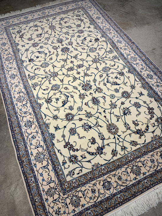 5'1"x8'6" Very Fine Hand-Knotted Wool & Silk Blend Naine Carpet - Area Rug