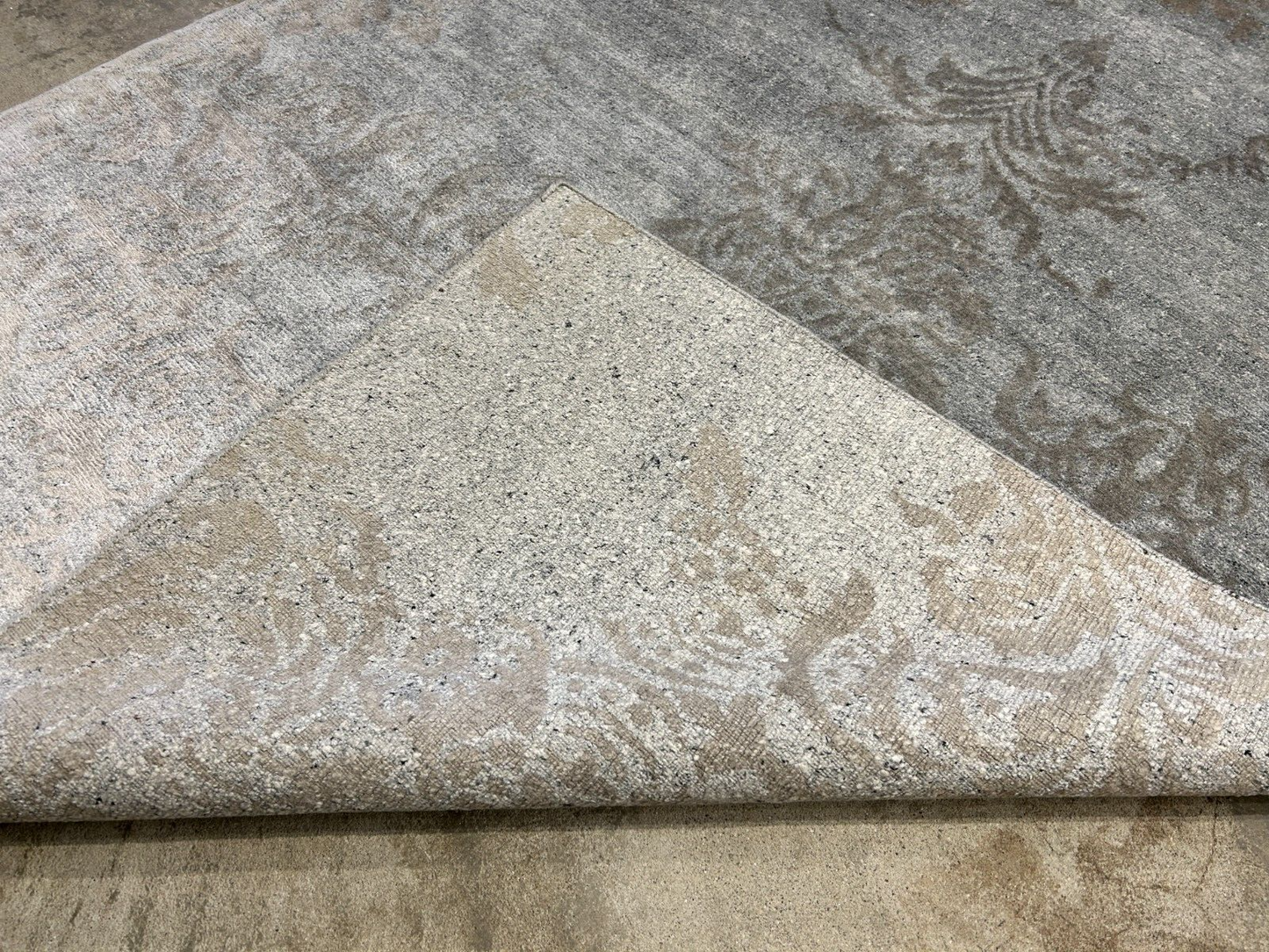 5'8"x7'10'' Hand-Knotted Wool & Silk Pile Modern Area Rug - Carpet