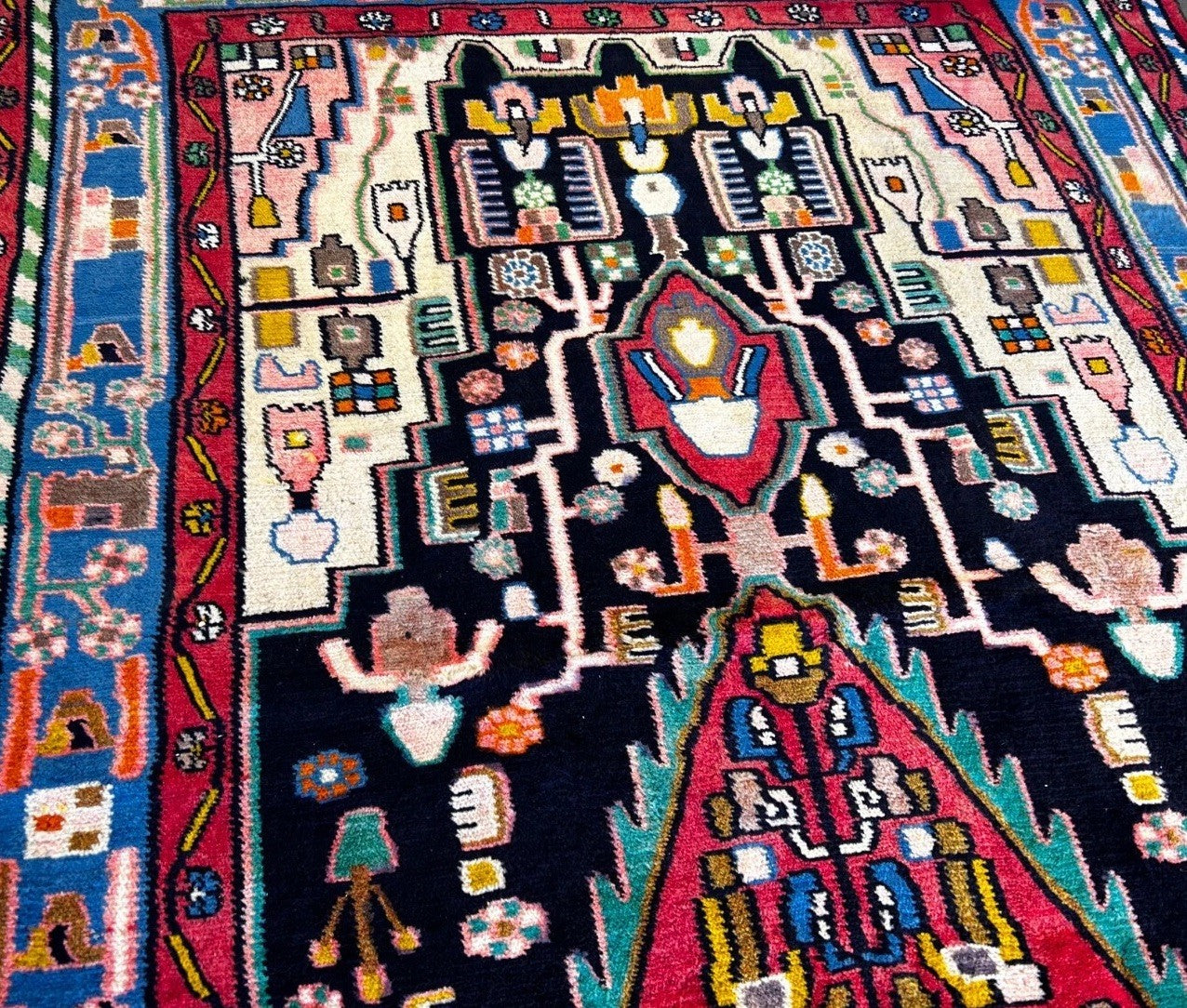 4'8" x 10' Hand-Knotted 100% Lamb Wool Nahavande Area Rug