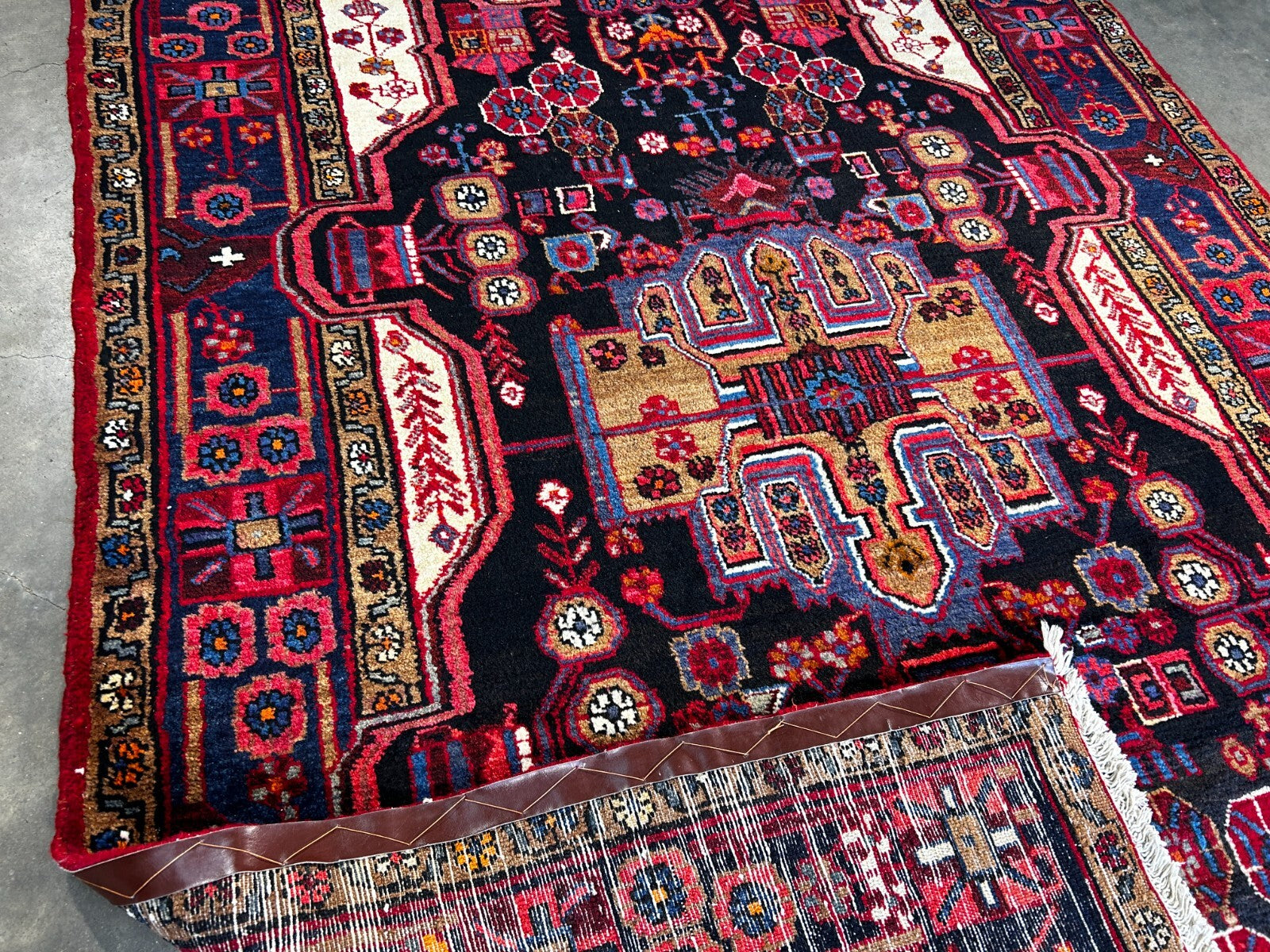 5'3" x 8'1'' Hand-Knotted 100% Lamb Wool Nahavande Area Rug