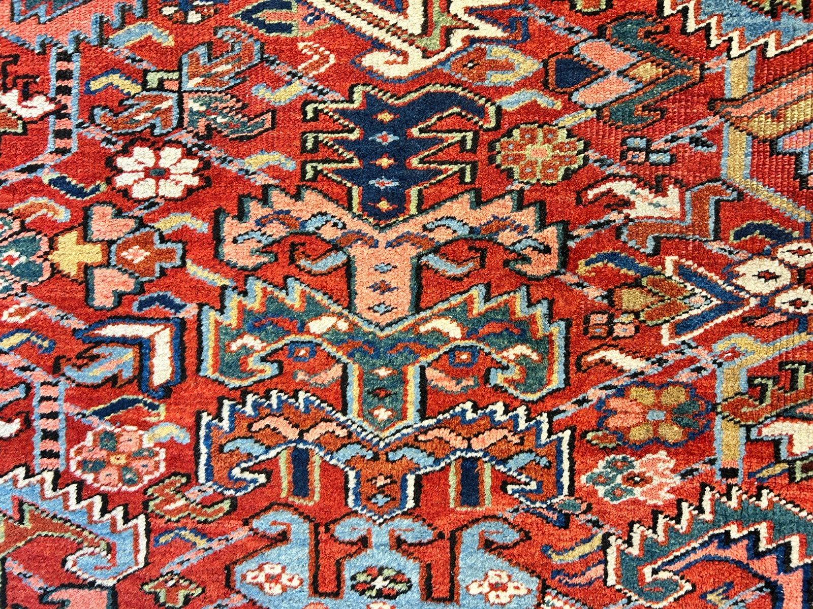 Collector Item - 9'1"x12'2" Antique Fine Wool Herize Hand-Knotted Rug