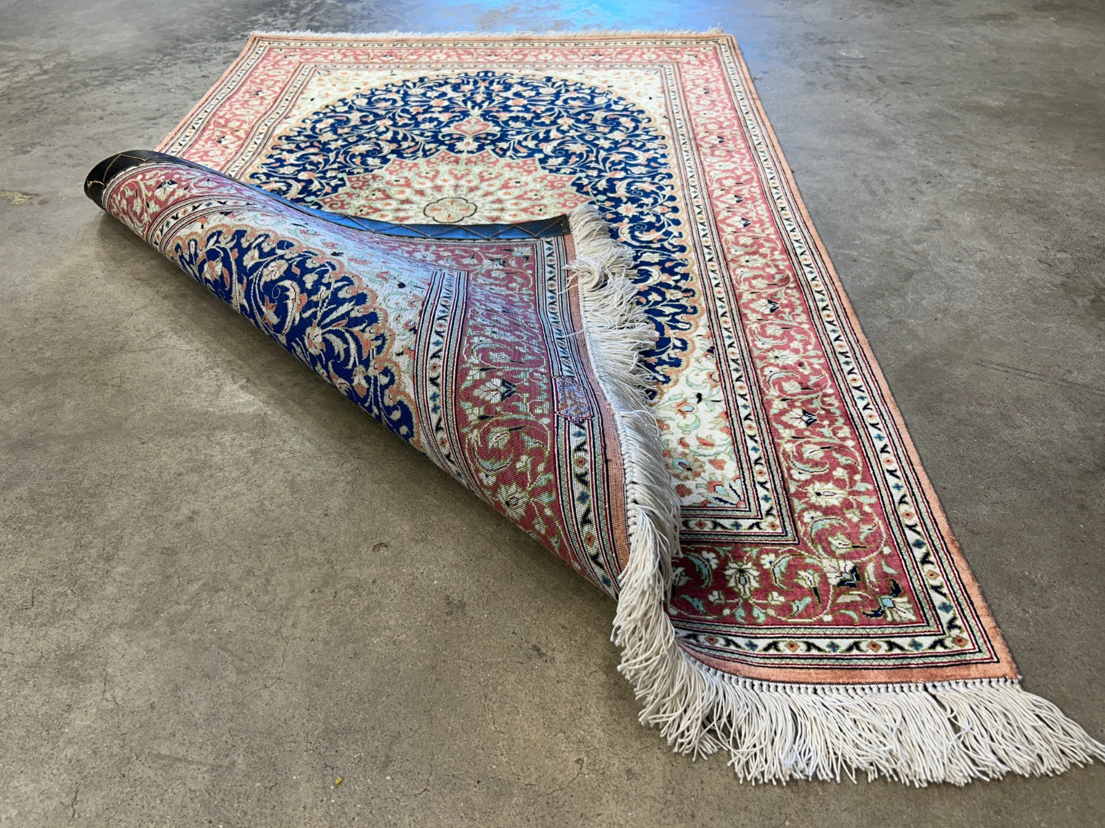 2'8"x4'1" Exquisite Extra-Fine Hand-Knotted 100% Silk Qume Area Rug