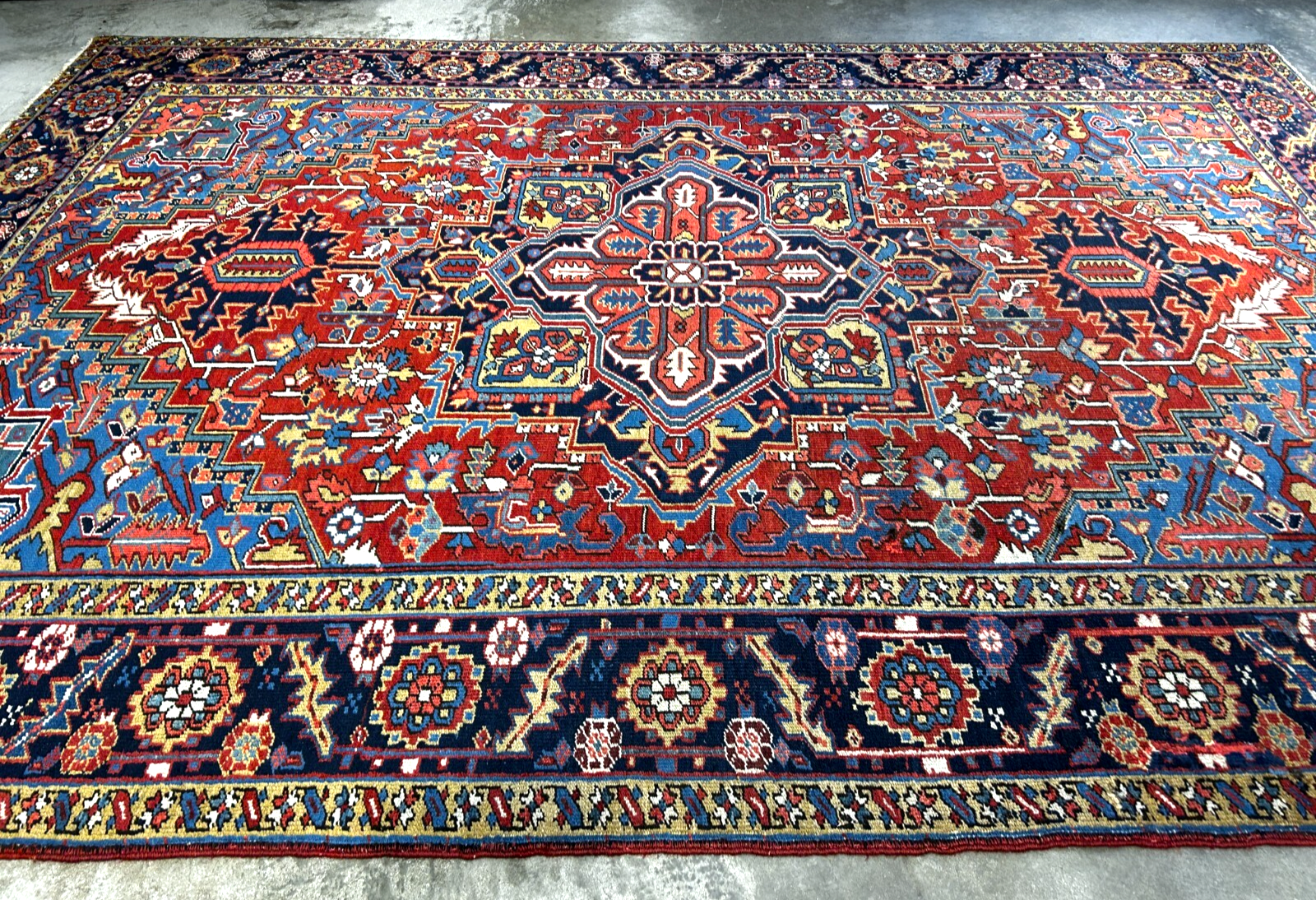Collector Item - 8'x11'4" Antique Fine Lamb Wool Hand-knotted Serapie Rug