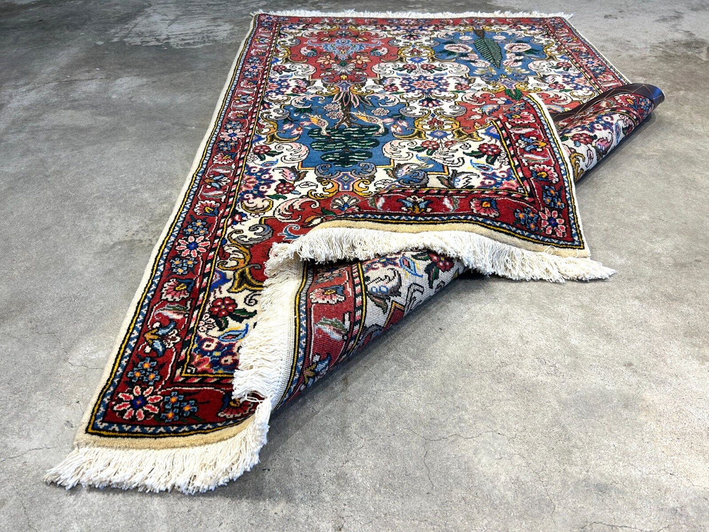 3'5"x5'2" Hand-Knotted 100% Lamb Wool Bakhtiarie Area Rug