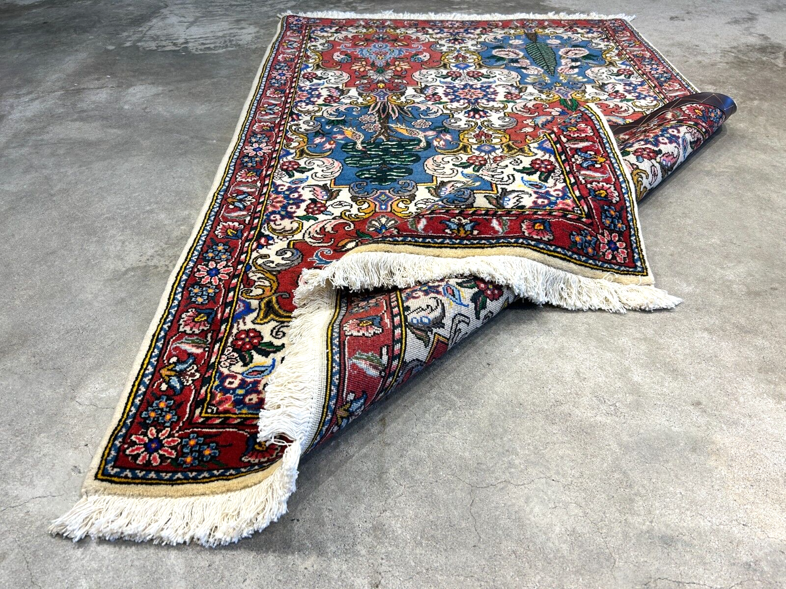 3'5"x5'2" Hand-Knotted 100% Lamb Wool Bakhtiarie Area Rug