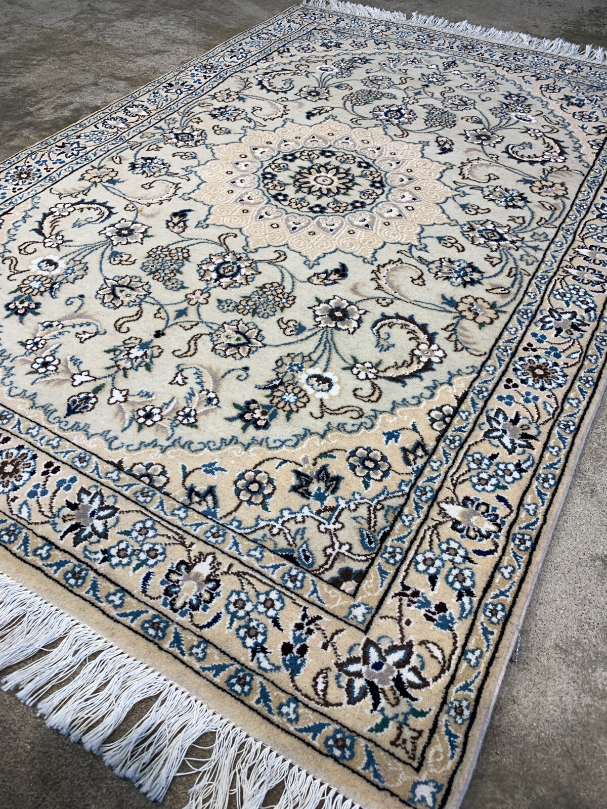 3'3"x4'9'' Hand-Knotted Very Fine Silk & Wool Naine Area Rug