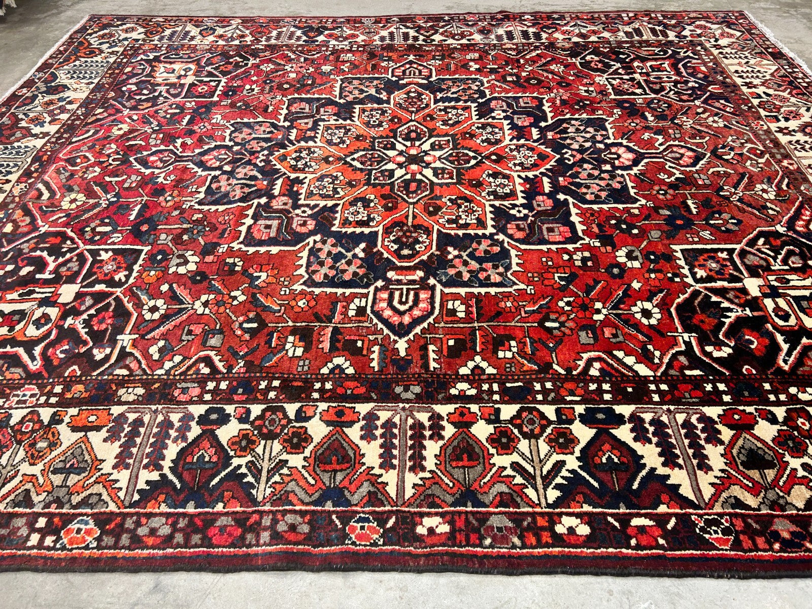 10'3"x12'2" Hand-Knotted 100% Wool Pile Bakhtiarie Rug