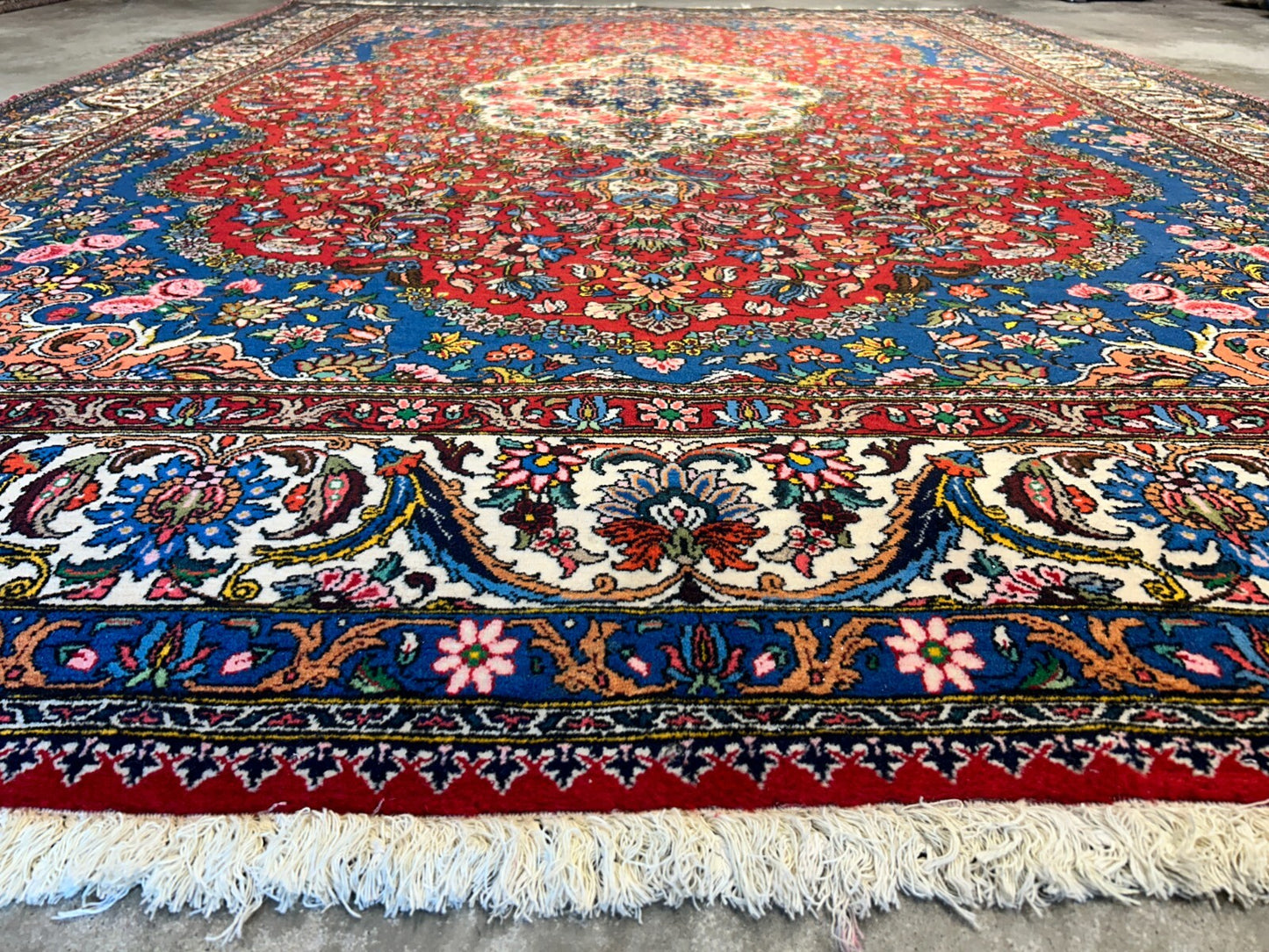 8'4"x11'11" Hand-Knotted 100% Wool Pile Bakhtiarie Rug