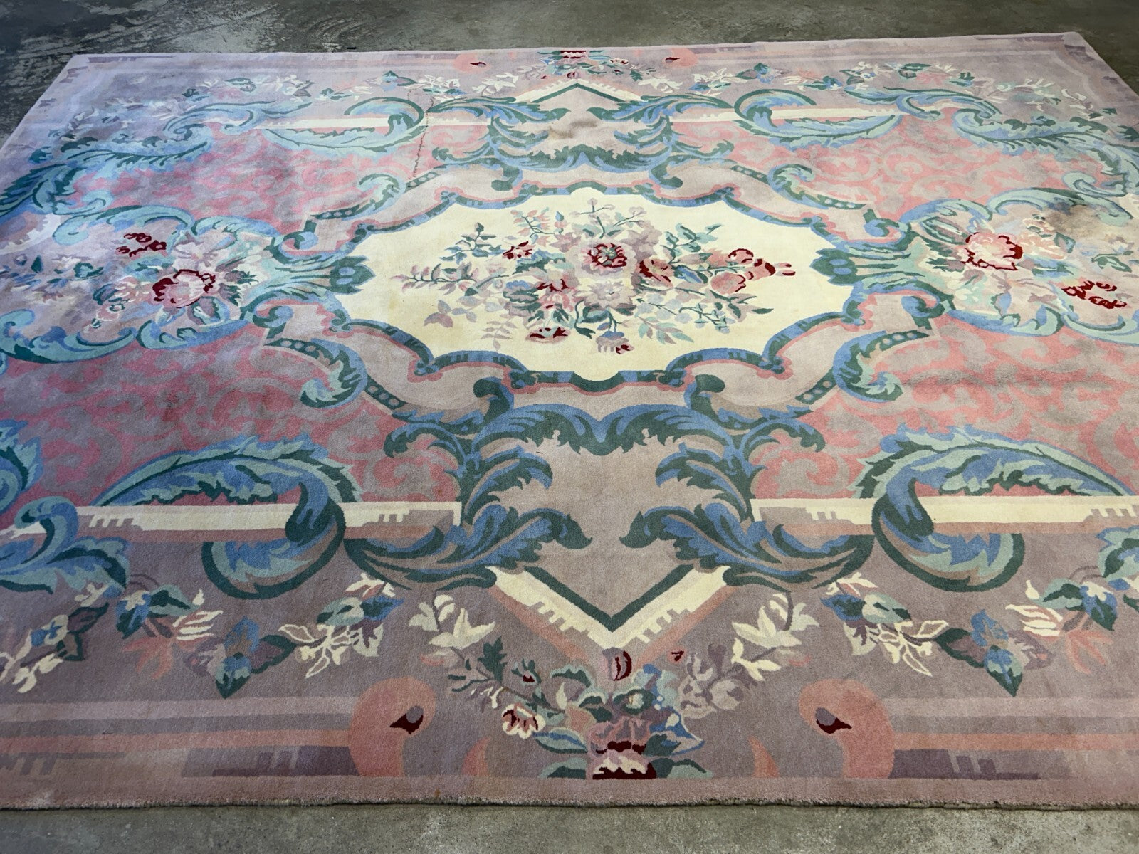 8'9"x11'10" Hand-Knotted 100% Wool Pile Oriental Rug  (Some stains on the Rug)