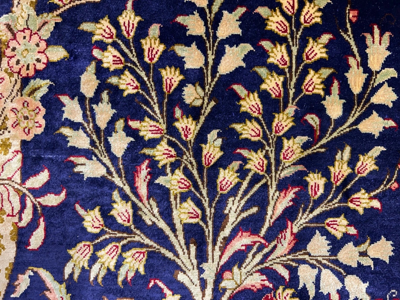 3'3"x4'11" Exquisite Extra-Fine Hand-Knotted 100% Silk Tree of Life Area Rug