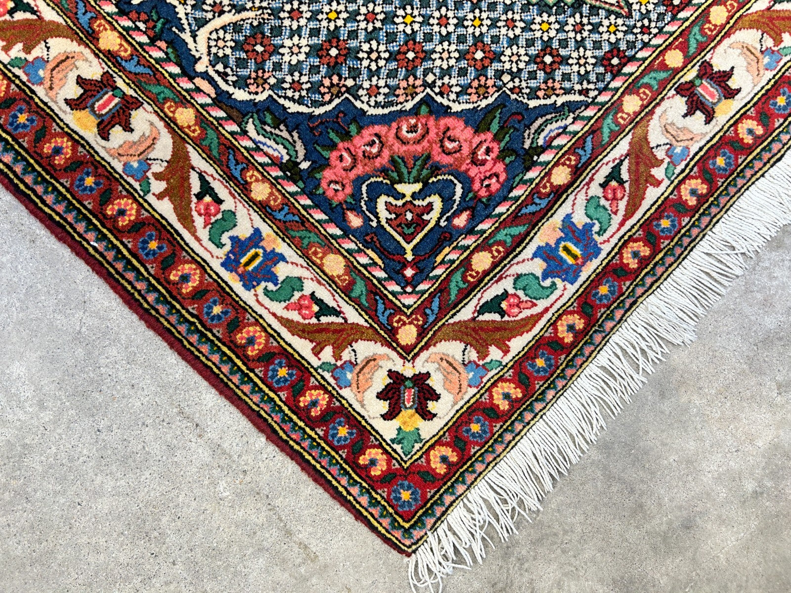 3'5"x5'2" Hand-Knotted 100% Lamb Wool Bakhtiarie Area Rug