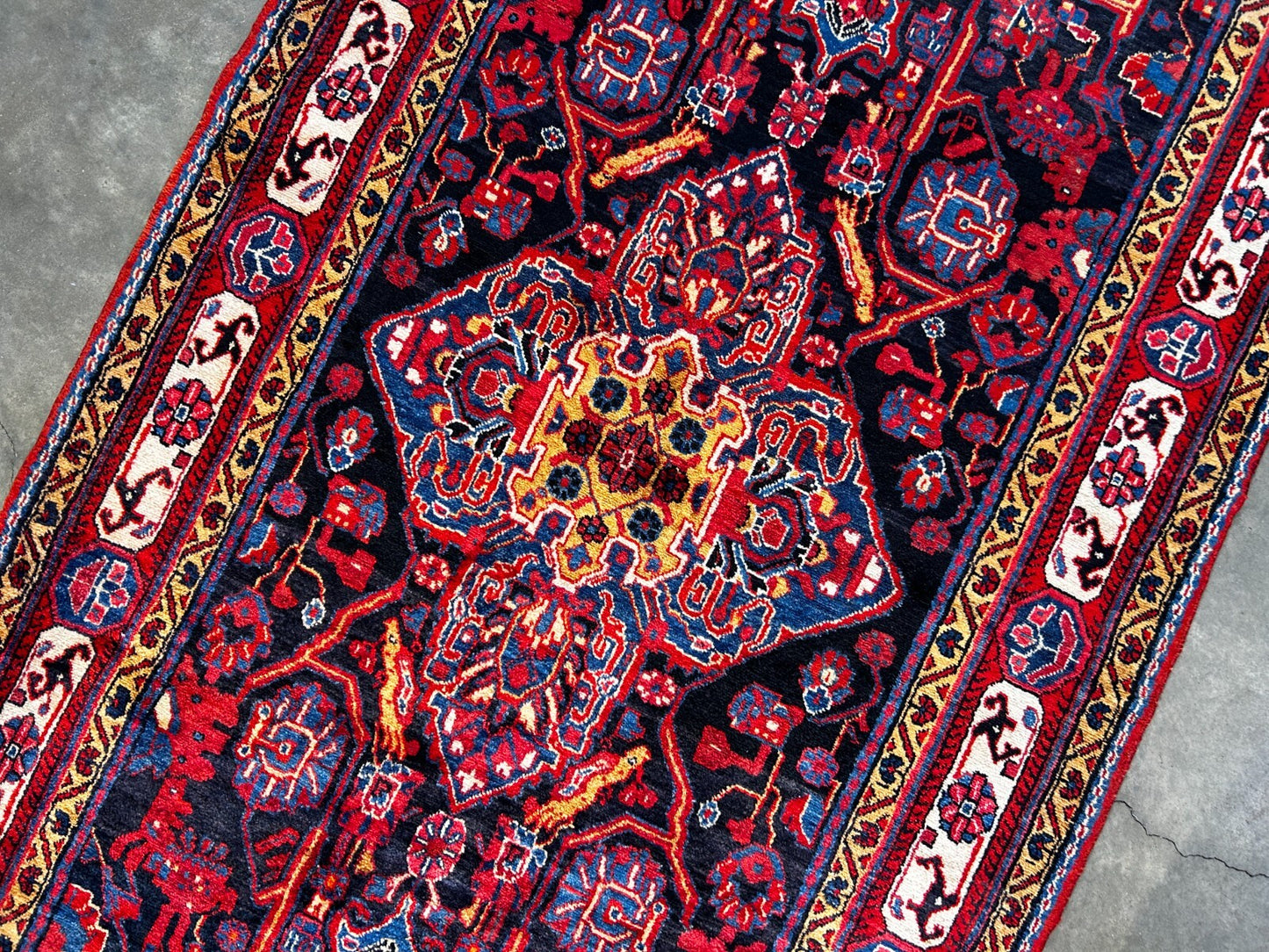 5'0" x 9'5'' Hand-Knotted 100% Lamb Wool Pile Nahavande Area Rug