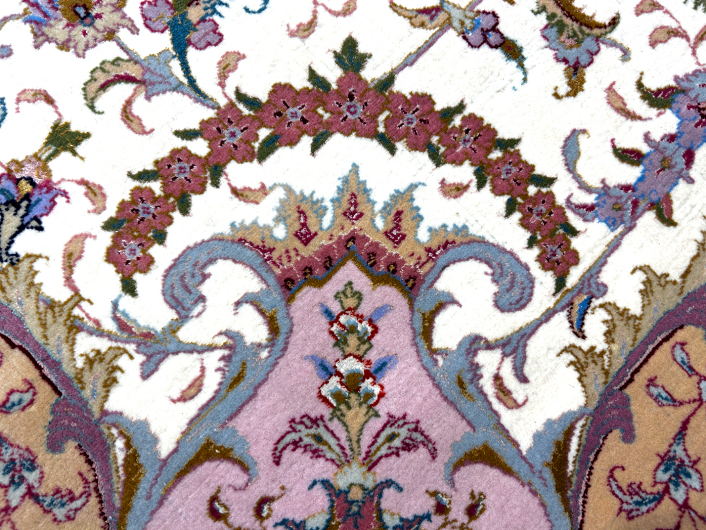 8'4"x11'3" Very Fine Hand-Knotted Wool & Silk Oriental Rug - Area Carpet