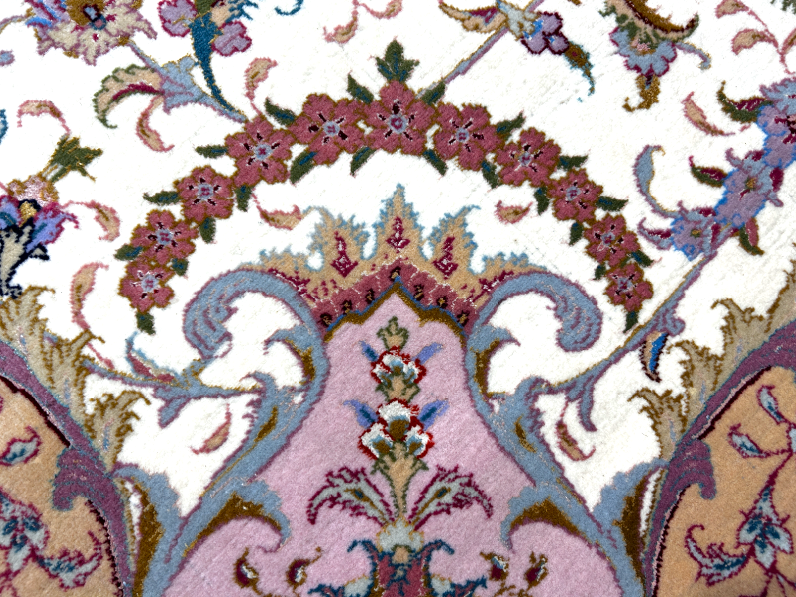 8'4"x11'3" Very Fine Hand-Knotted Wool & Silk Oriental Rug - Area Carpet