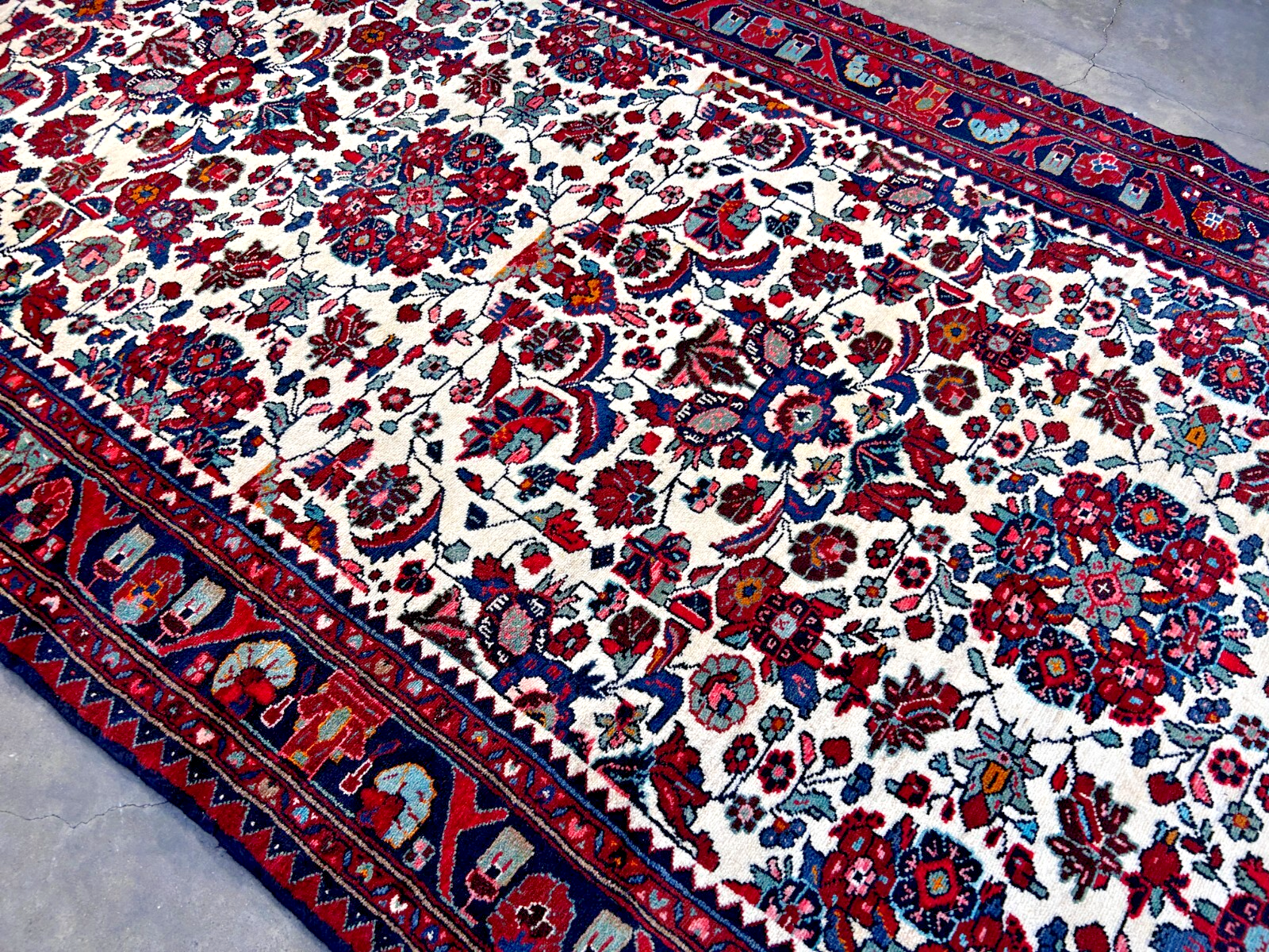 5'2" x 10'11'' Hand-Knotted 100% Lamb Wool Carpet - Hamadane Area Rug