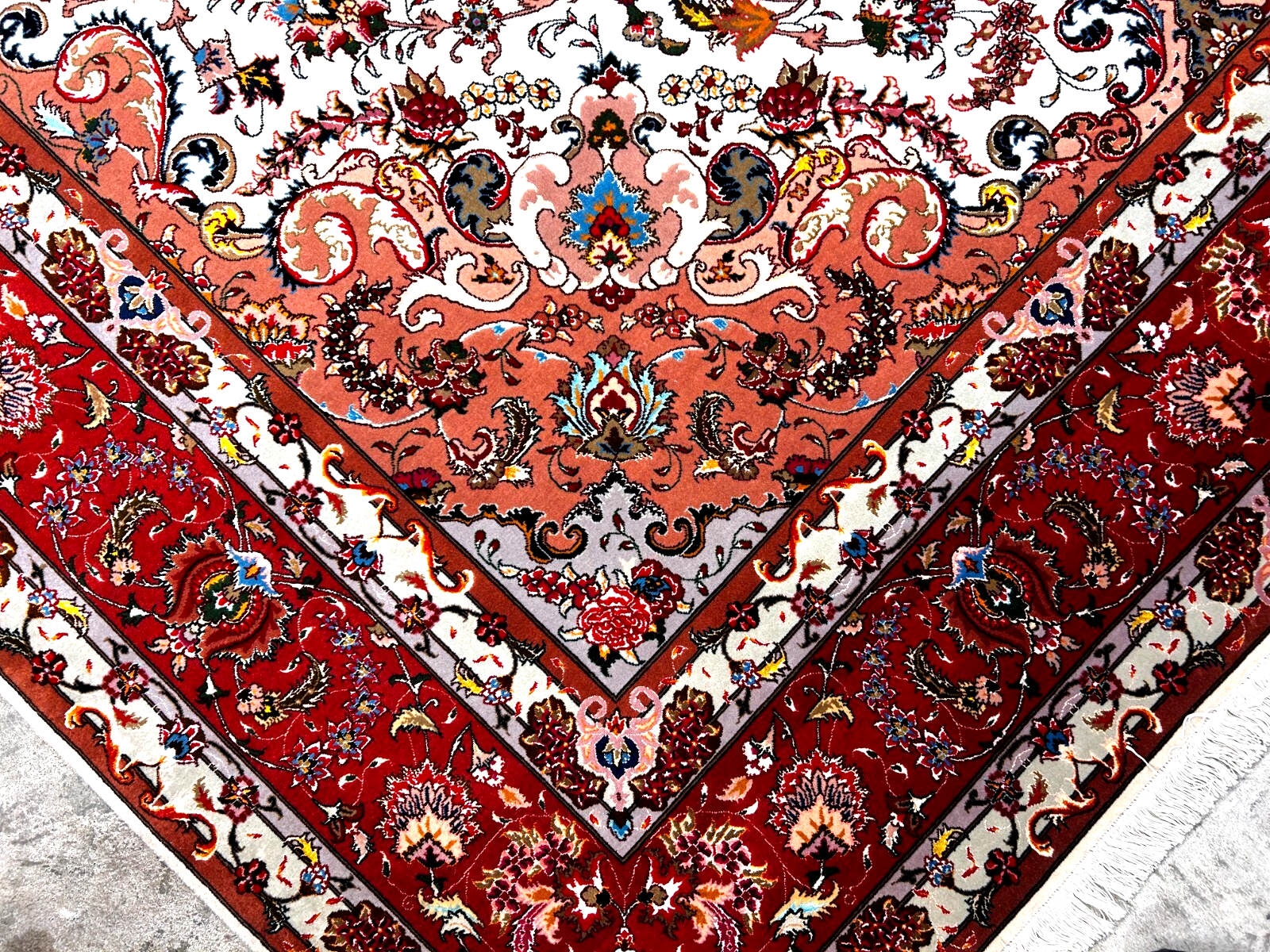 8'4"x11'7'' Very Fine Hand-Knotted Silk & Wool Tabrize Area Rug - Carpet