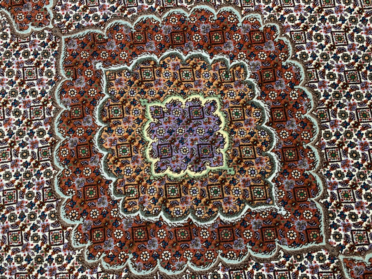 4'9"x6'5" Hand-Knotted Wool & Silk Pile Tabrize Fish Style Area Rug