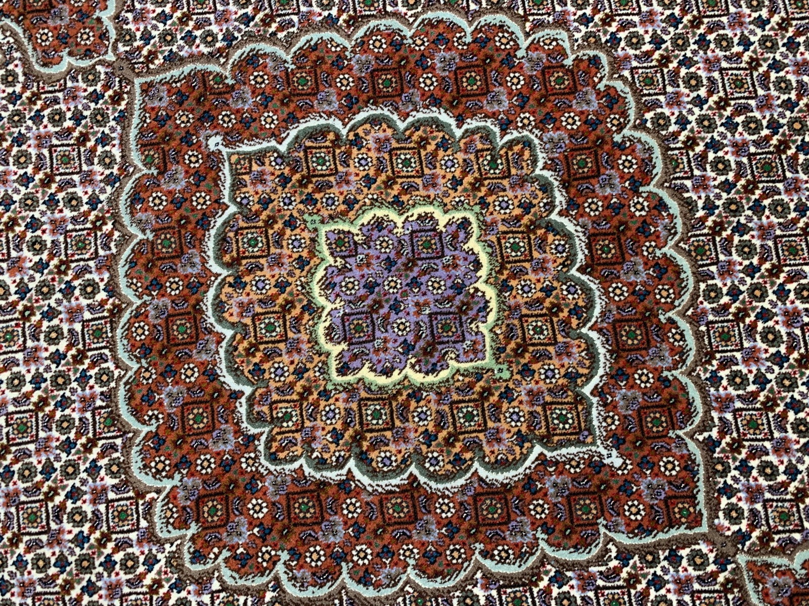 4'9"x6'5" Hand-Knotted Wool & Silk Pile Tabrize Fish Style Area Rug