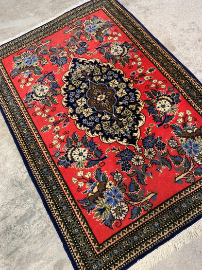 2'x3' Very Fine Hand-Knotted 100% Wool Qume Rug