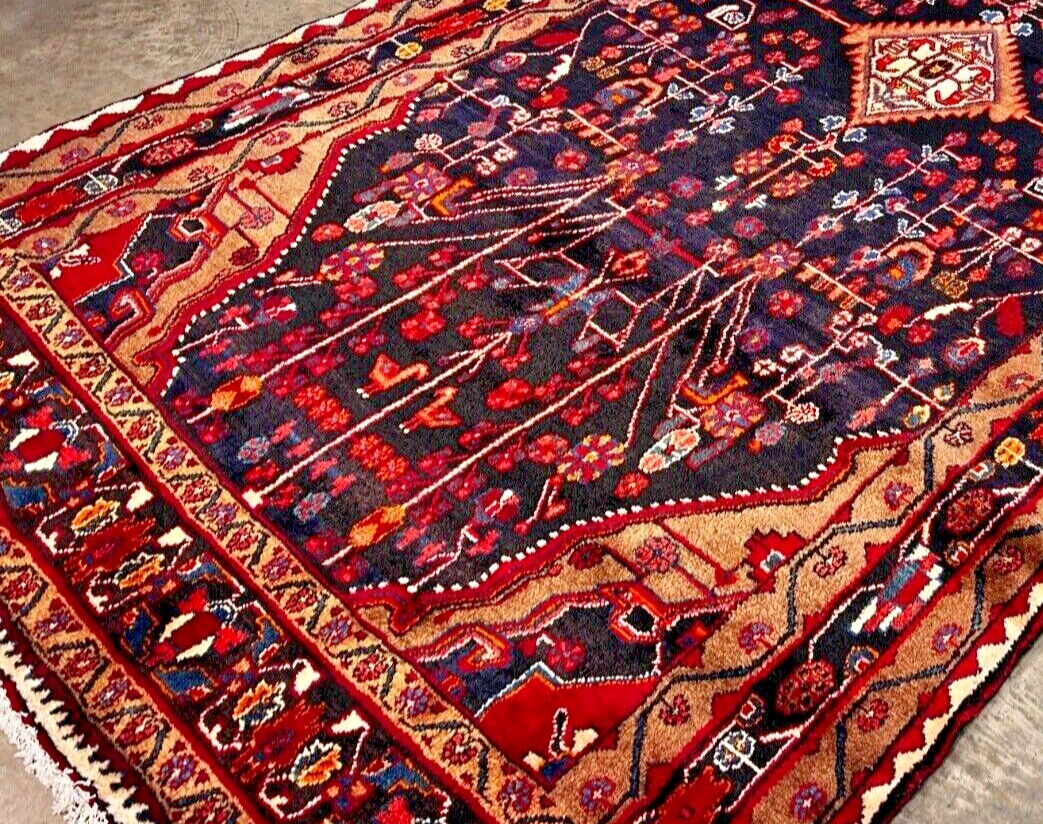 5'5" x 10'4" Hand-Knotted 100% Wool Pile Nahavande Area Rug