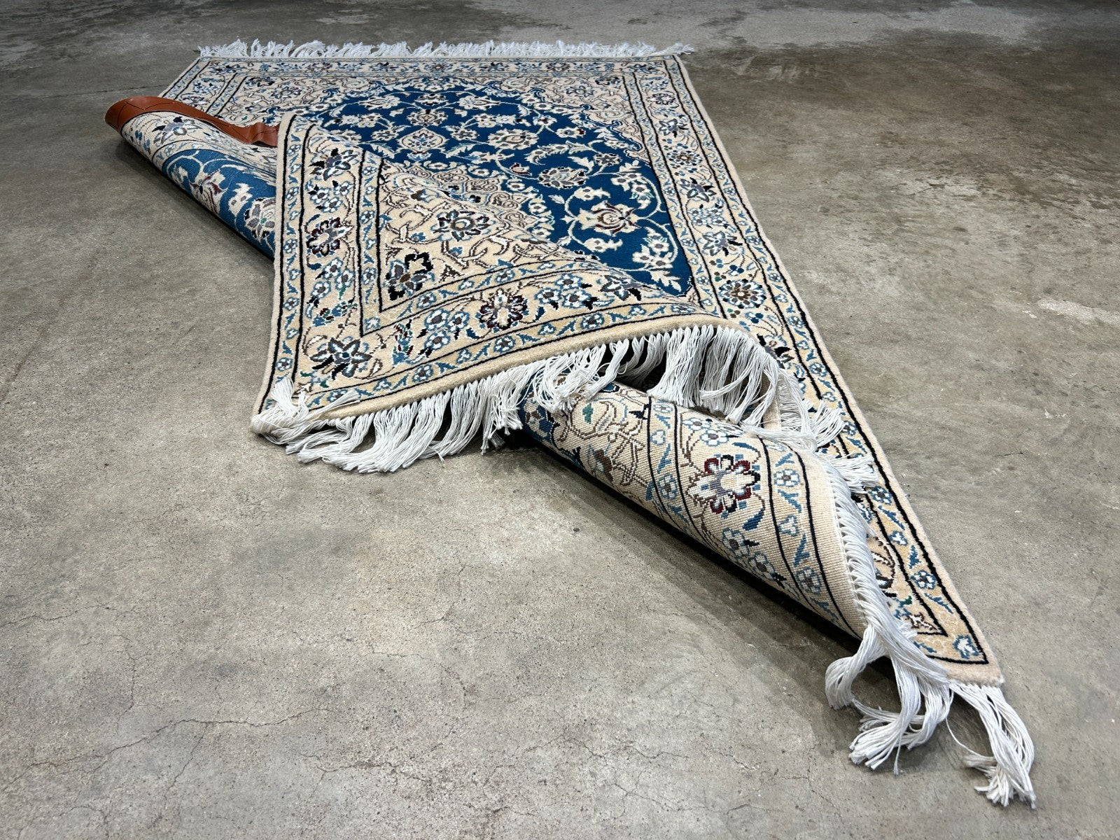 3'1"x4'9" Fine Hand-Knotted Wool & Silk Naine Rug