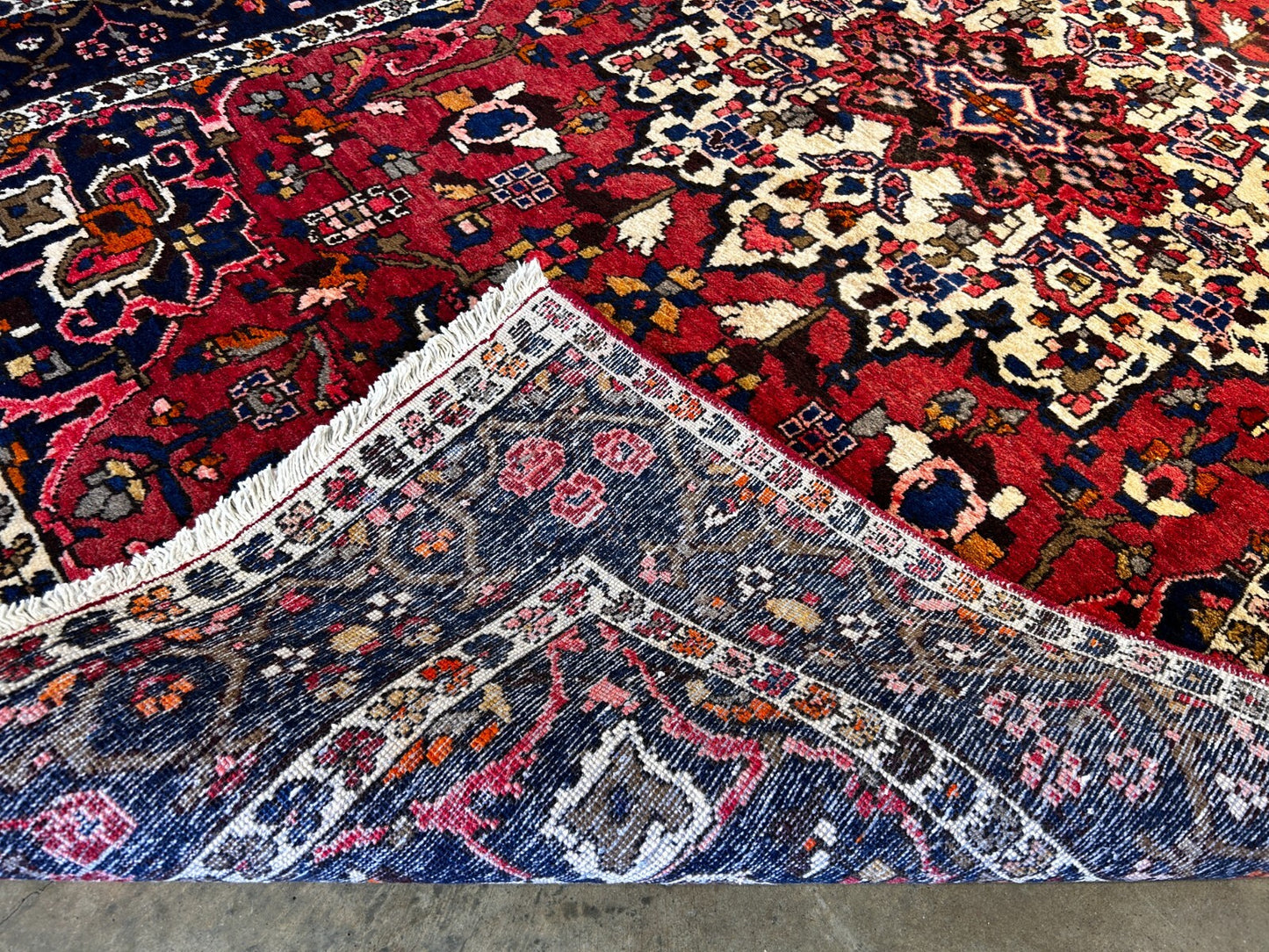 5'2" x 8'5'' Hand-Knotted 100% Wool Bakhtiare Area Rug