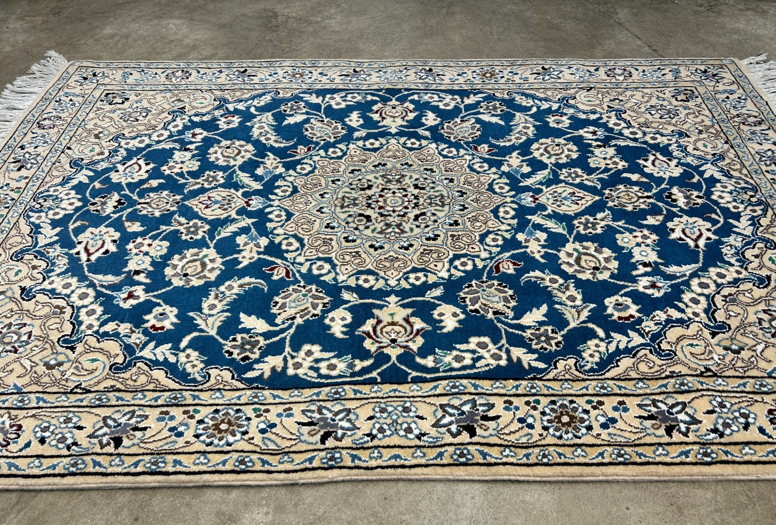3'1"x4'9" Fine Hand-Knotted Wool & Silk Naine Rug