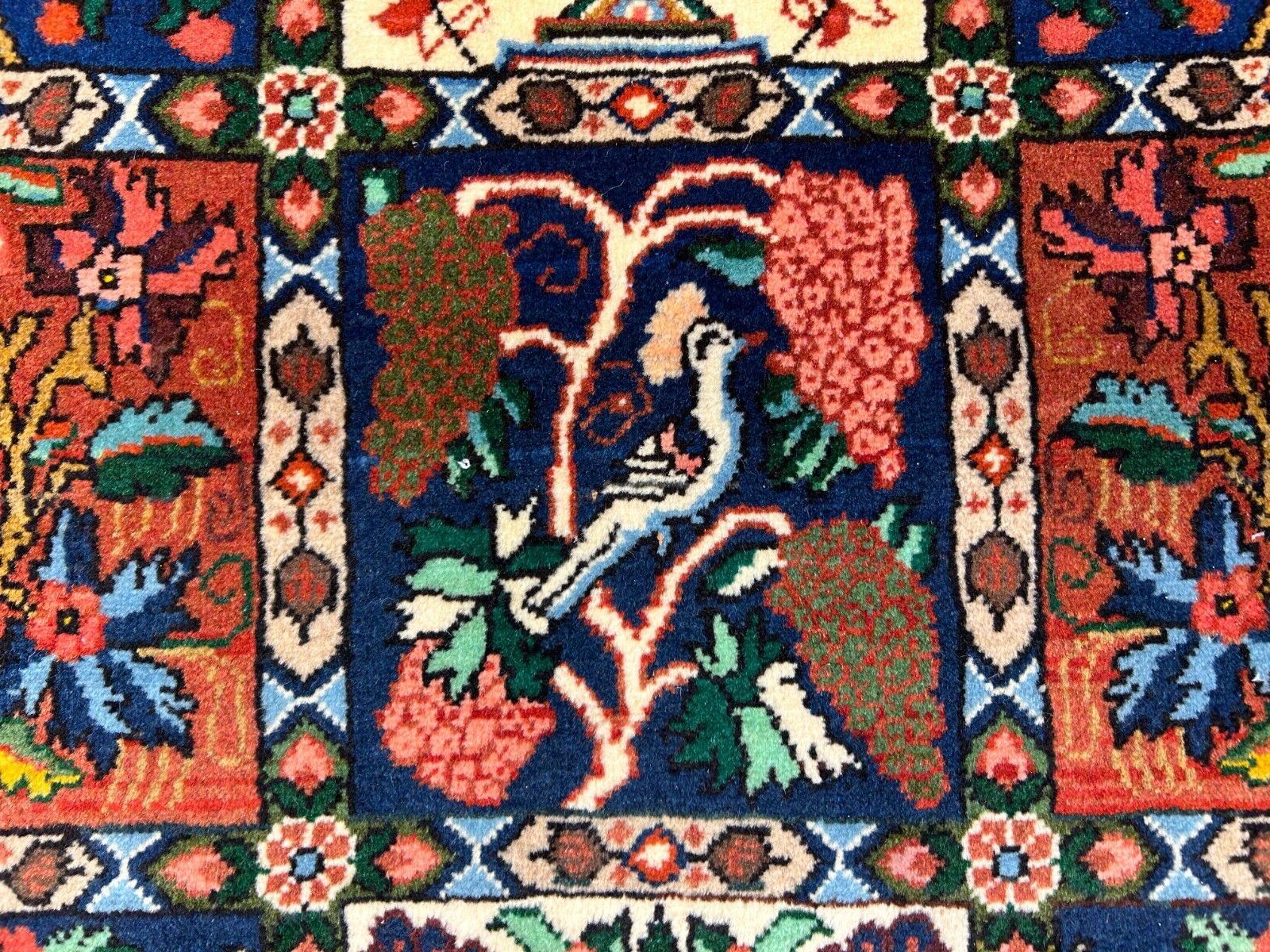 3'5"x5'2" Hand-Knotted 100% Lamb Wool Bakhtiarie Carpet - Area Rug