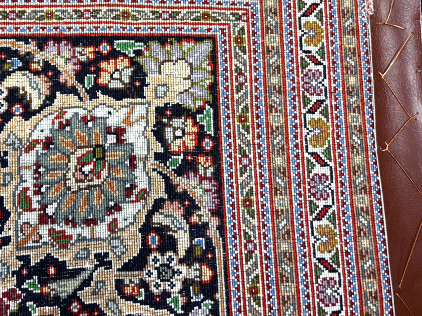 8'4"x11'6" Fine Hand-Knotted Wool & Silk Oriental Rug - Area Carpet