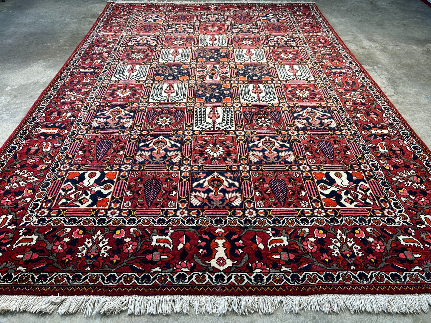 6'11"x10'3" Hand-Knotted 100% Lamb Wool Bakhtiarie Carpet - Area Rug
