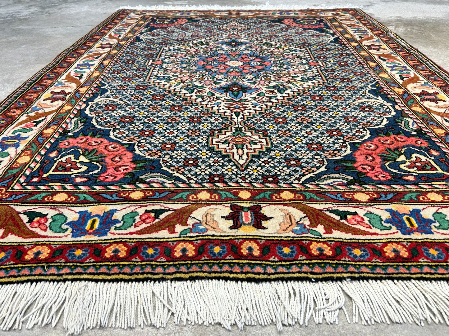 3'5"x5'2" Hand-Knotted 100% Lamb Wool Bakhtiarie Area Rug